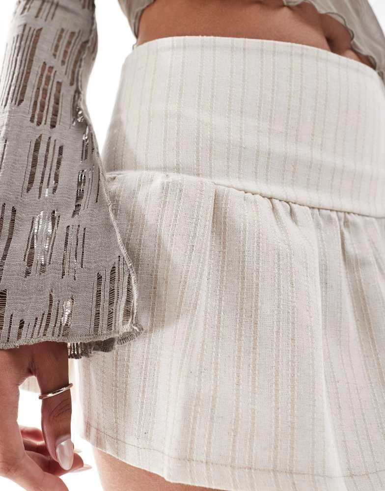 Daisy Street Daisy Street low rise drop waist mini puff skirt in natural cream stripe 3