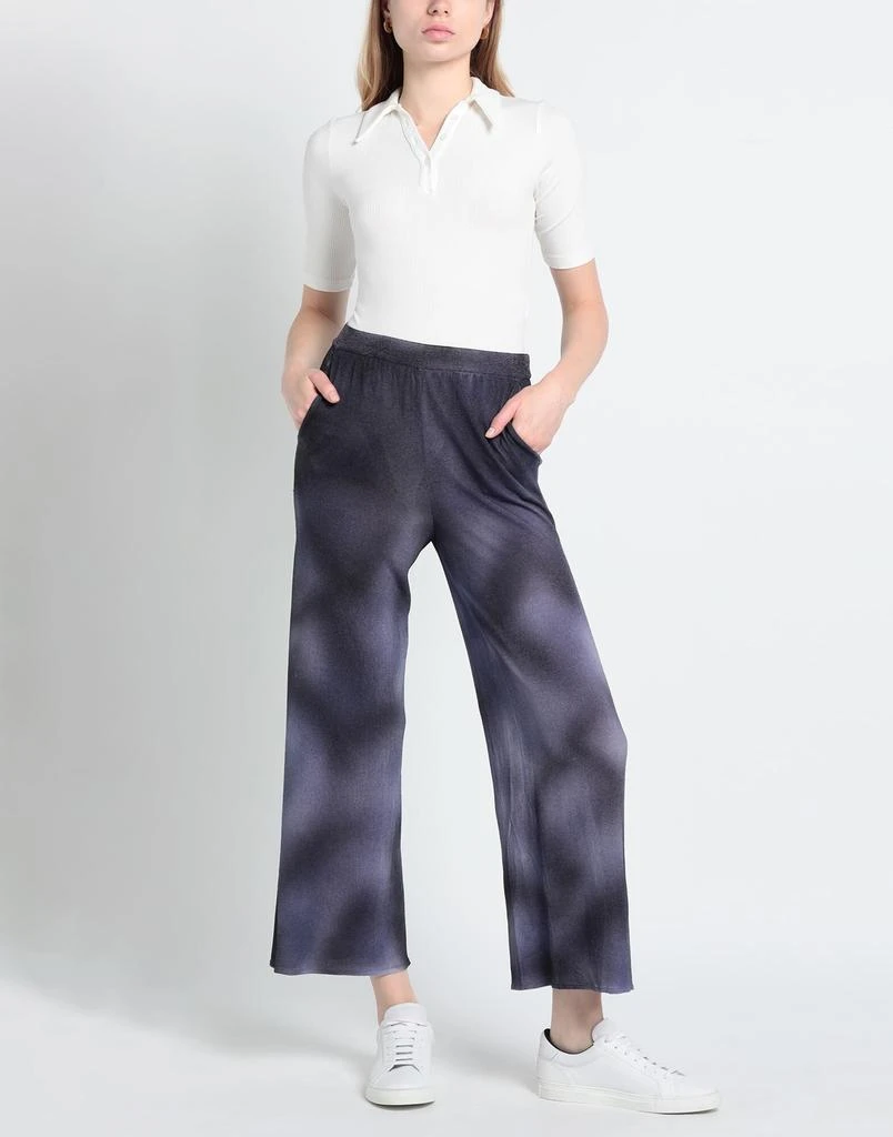 Giorgio Armani Casual pants 2