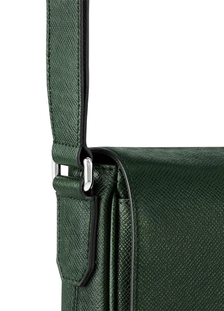 Louis Vuitton District PM 6
