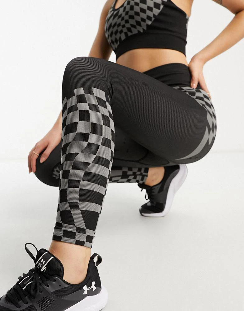 Urban Threads Urban Threads seamless leggings in checkerboard print 3