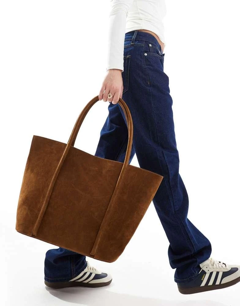 Glamorous Glamorous large faux suede tote bag in tan 2