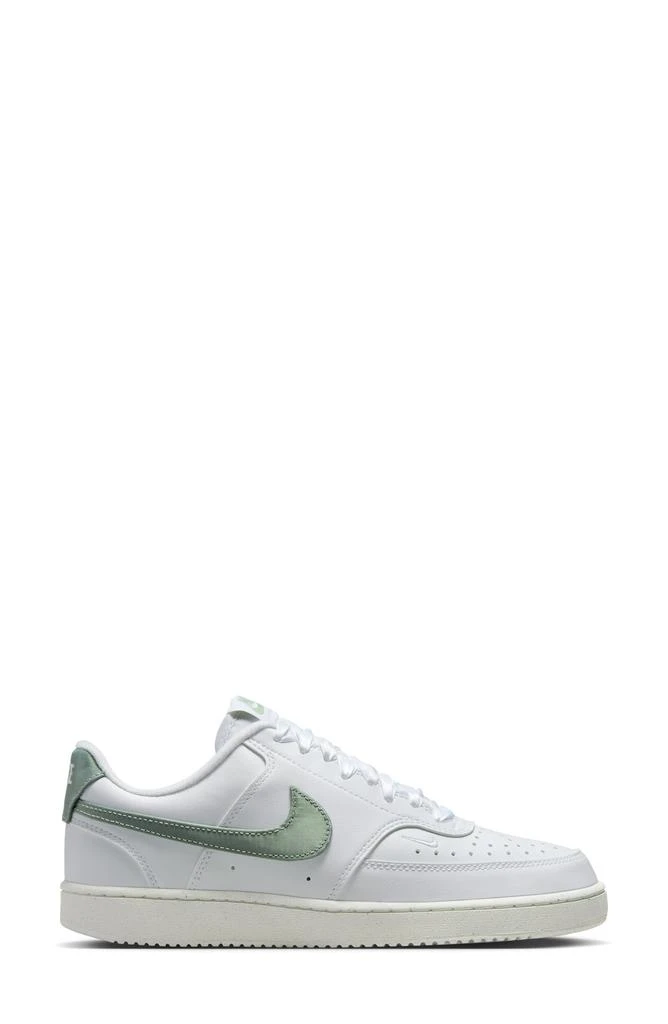 NIKE Court Vision Low Sneaker 3
