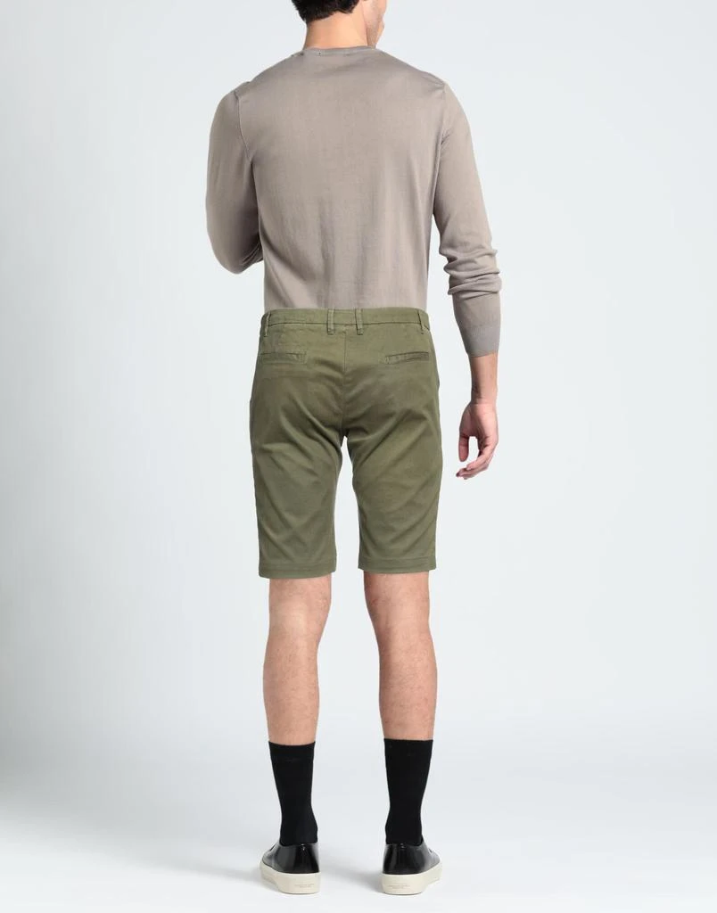ONE SEVEN TWO Shorts & Bermuda 3