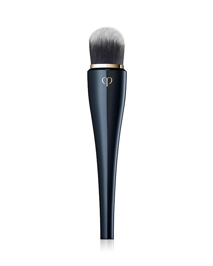 Cle de Peau Light Coverage Foundation Brush 1