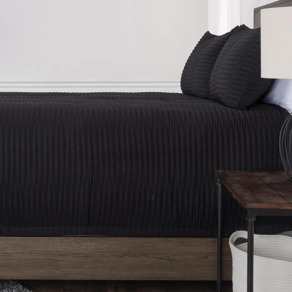Hivvago Black Geometric King Quilt 3