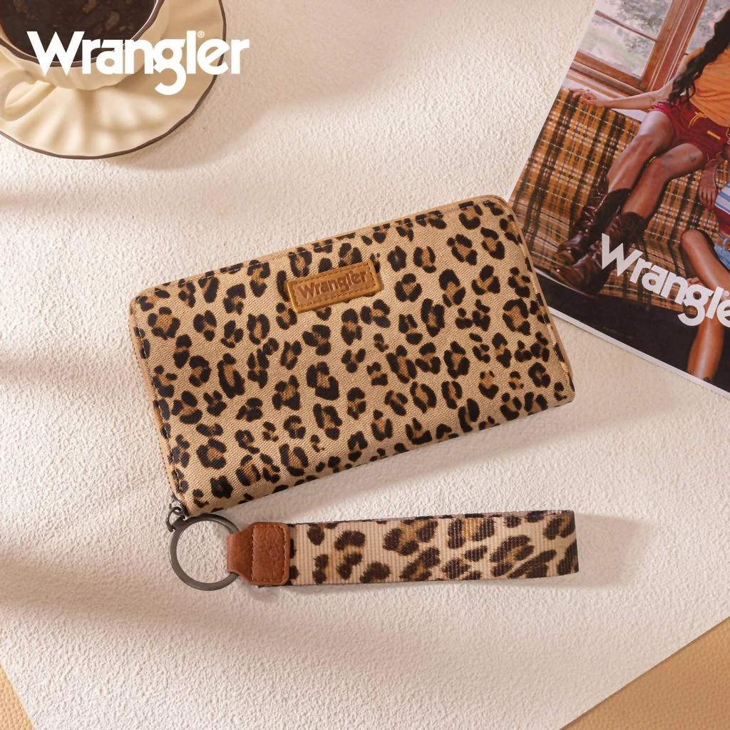 Wrangler Wrangler - Leopard print wristlet wallet