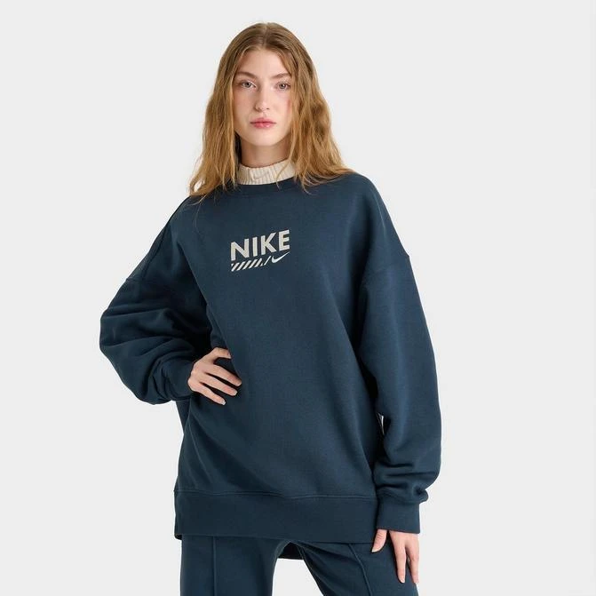 NIKE Women's Nike Sportswear Gym Life Oversized Fleece Crewneck Sweatshirt 1