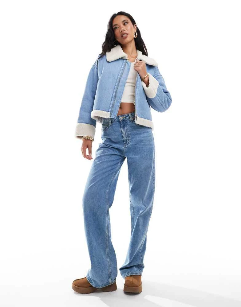In The Style In The Style cropped denim borg trim jacket in blue 2