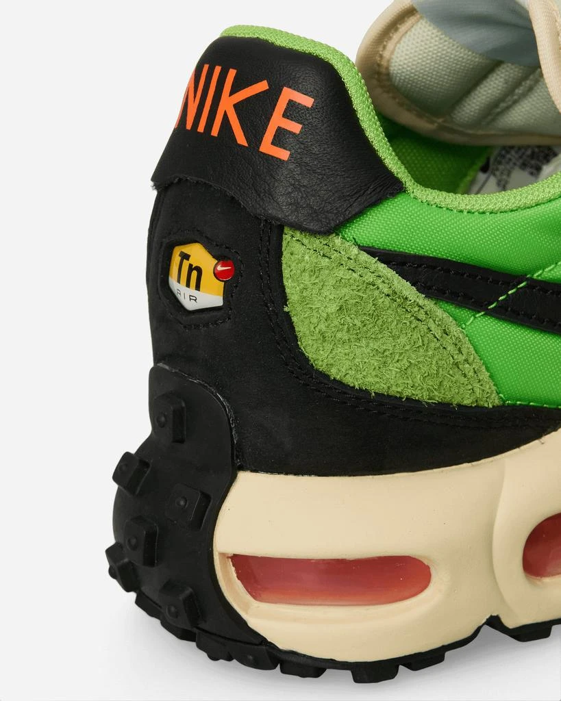 NIKE Air Max Waffle Sneakers Action Green / Black 6