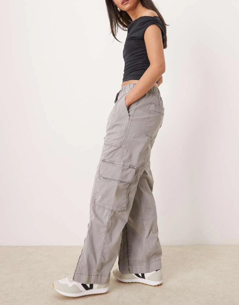 Abercrombie & Fitch Abercrombie & Fitch high rise wide leg cargo trousers in grey 5