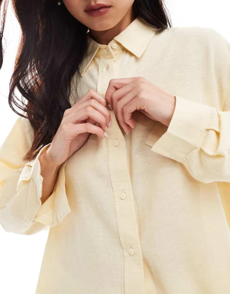 Stradivarius Stradivarius linen look long sleeve shirt in buttermilk 3