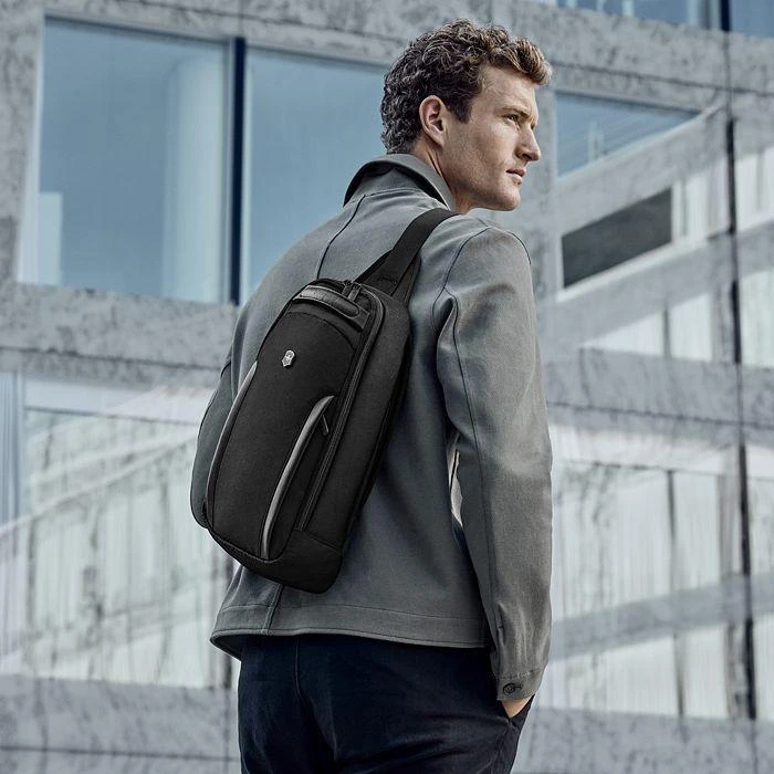 Victorinox Altmont Professional Tablet Sling Bag 8
