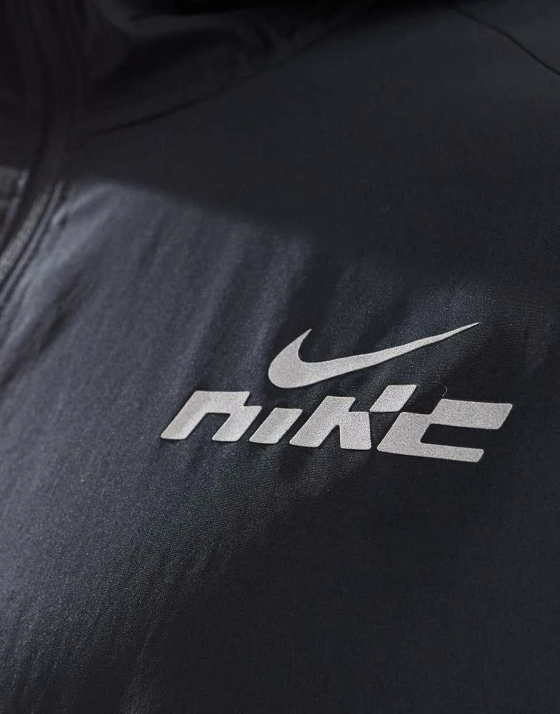 NIKE Nike Running Miler Flash jacket in black 4