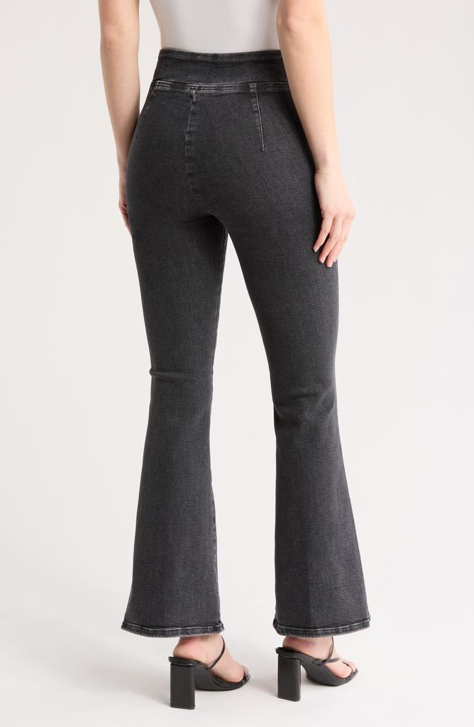 FRAME The Jetset Flare Jeans