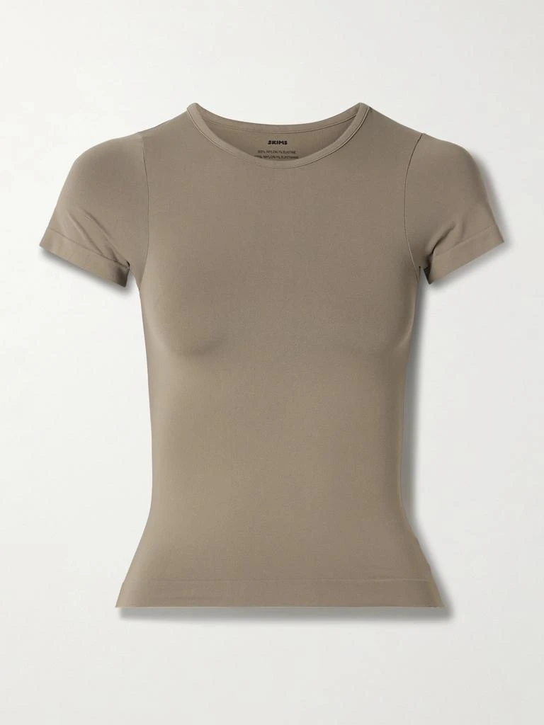 SKIMS Soft Smoothing Seamless T 恤（颜色：truffle） 1