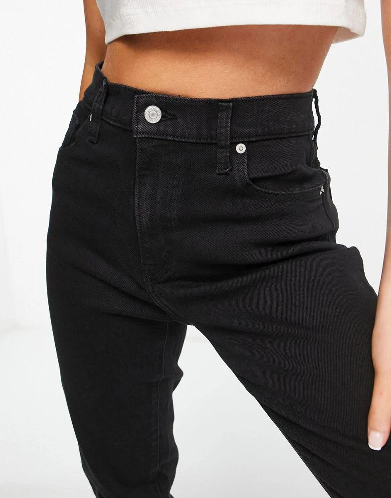 Levi's Levi's high waisted mom jeans in black 2
