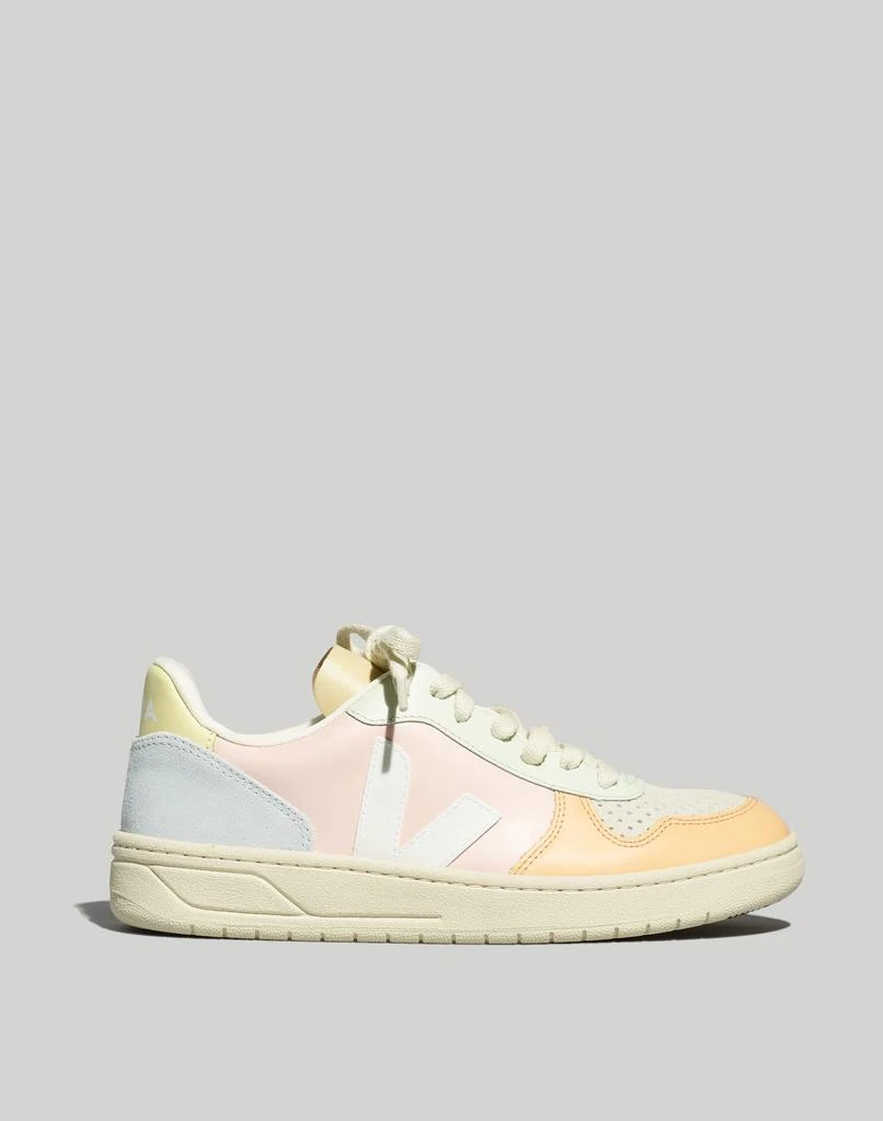 Veja V-10 Sneakers 2