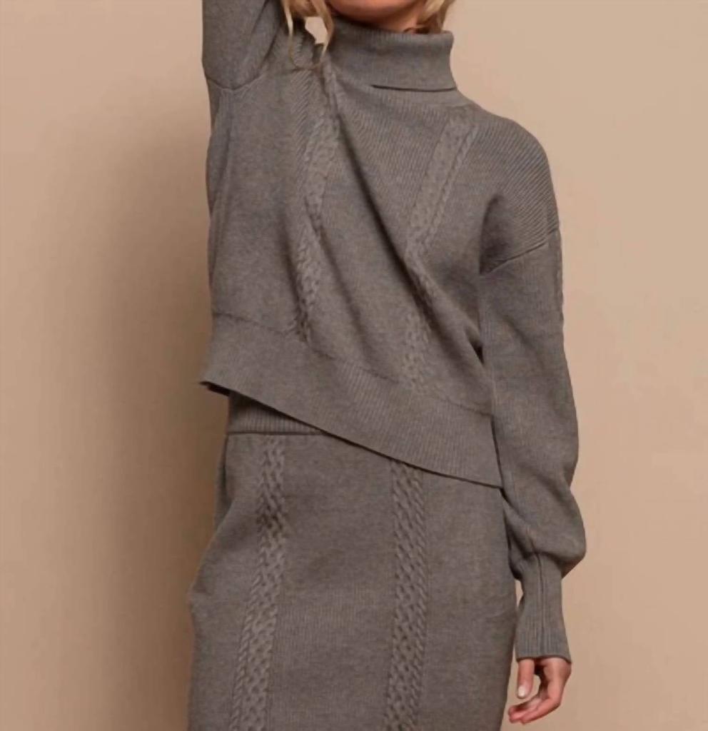 Red Haute Red Haute - Cable sweater
