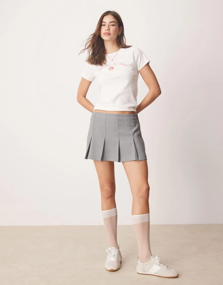 Abercrombie & Fitch Abercrombie & Fitch high rise pleated mini skort in grey 1