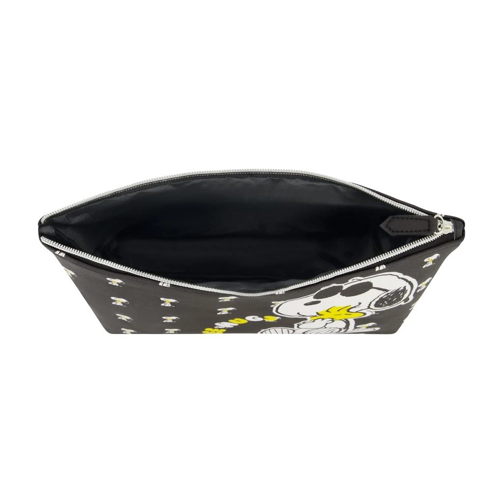 Snoopy & Woodstock Snoopy Free Hugs Travel Case 5