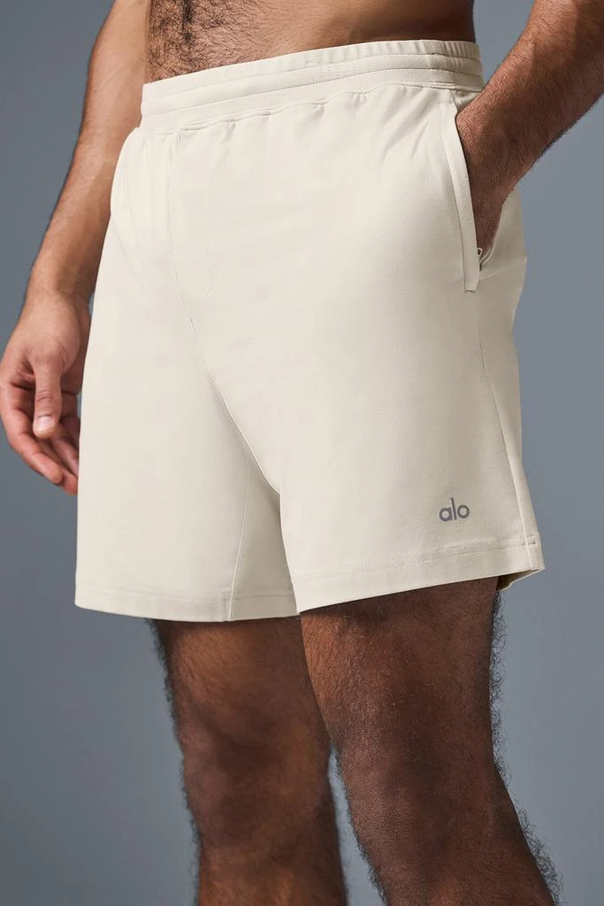 Alo 7" Conquer React Performance Short - Bone 4