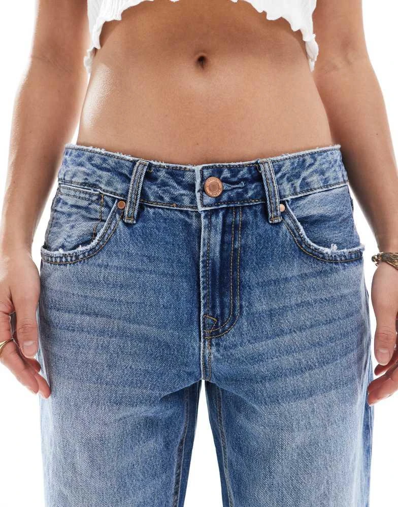 Stradivarius Stradivarius Petite D03 low waisted straight leg jean in mid blue wash 5