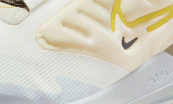 NIKE Air Winflo 9 Shield Running Shoe 7