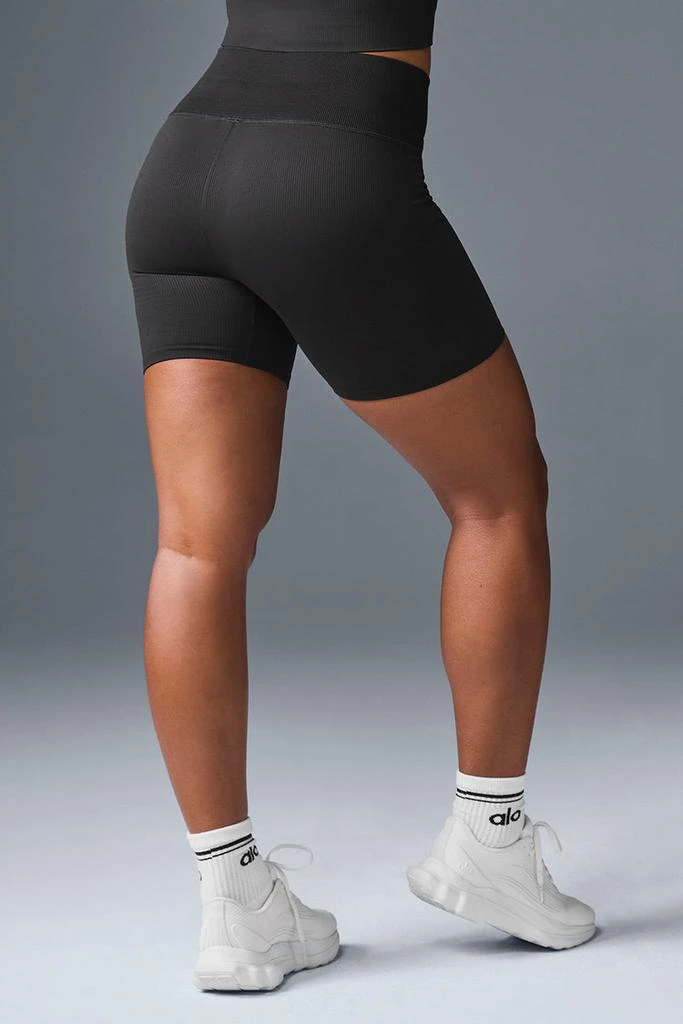 Alo 5" Seamless Ribbed Favorite Short - Light Cocoa 9