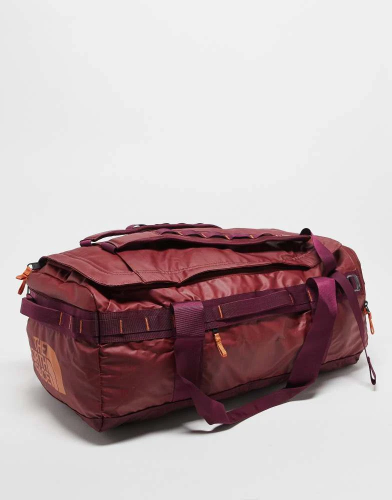 The North Face The North Face Base camp voyager duffel 62l in brown 1