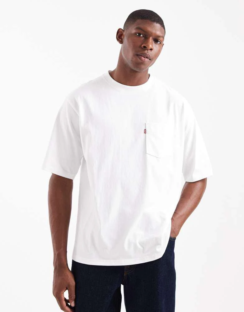 Levi
s Levi
s chest pocket tab t-shirt in white