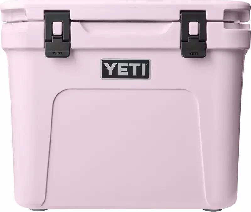 YETI YETI Roadie 32 Wheeled Cooler 4