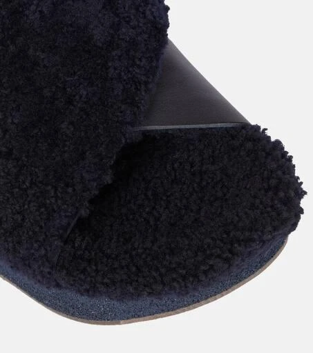 Chloé Wavy shearling slides 6