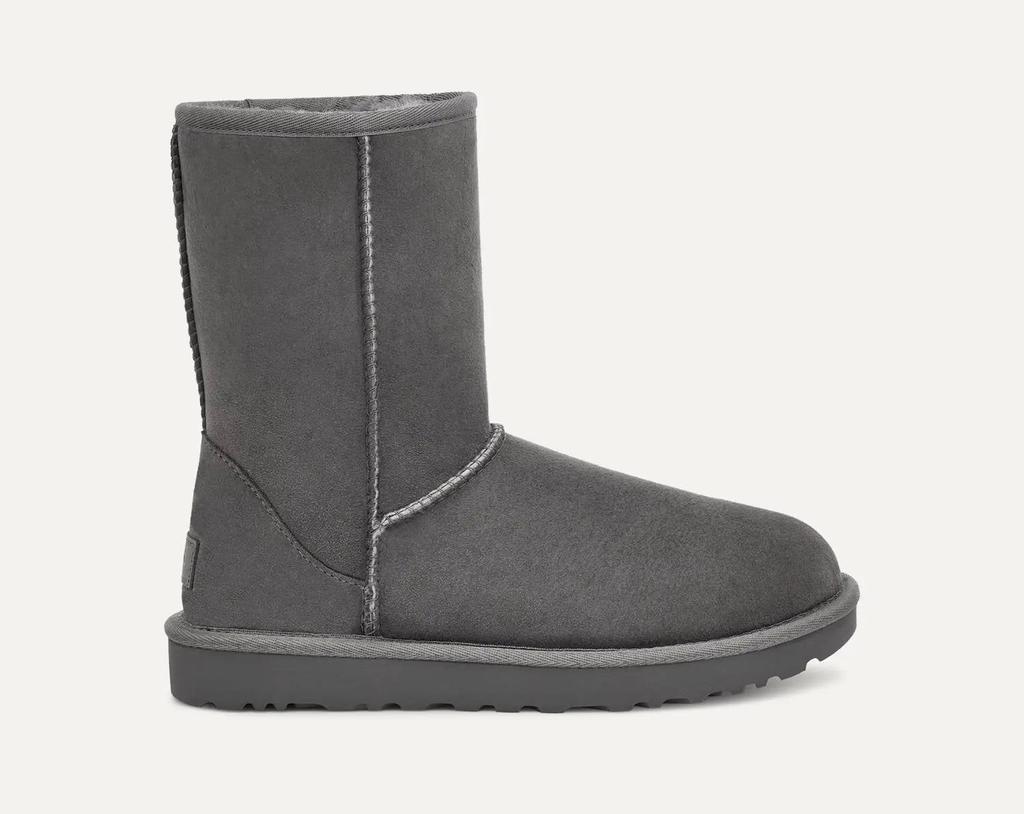 UGG Ugg - Women
s Classic Short Booties