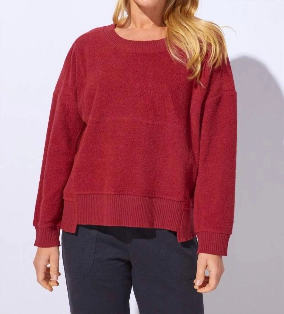 ESCAPE BY HABITAT Heather Fleece Pullover In Garnet