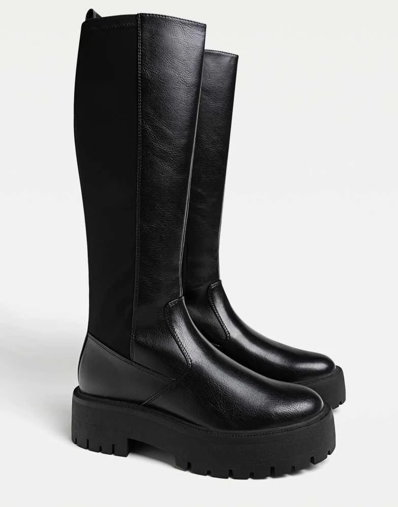 Stradivarius Stradivarius Flat knee-high boots in black 4