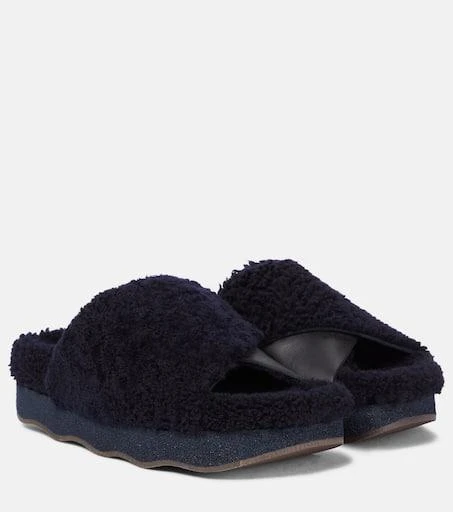 Chloé Wavy shearling slides 1