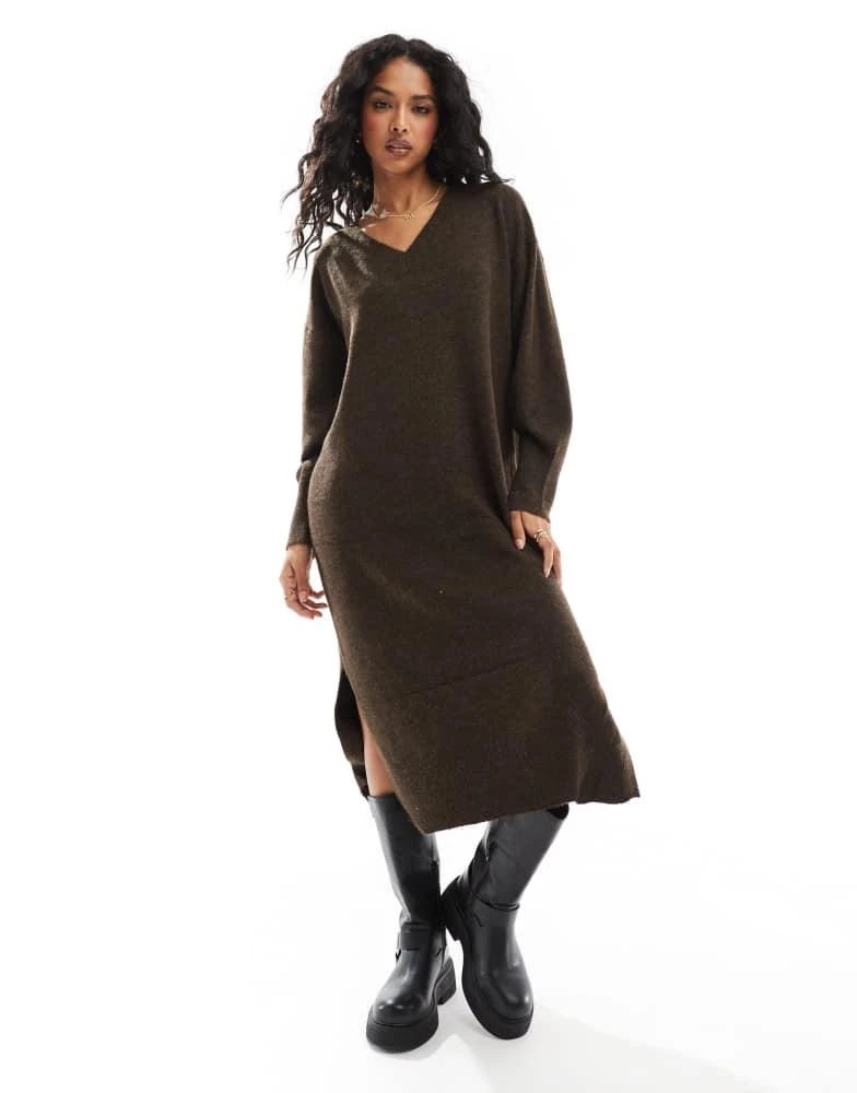Shop Vero Moda oversized knitted v neck midi dress in chocolate brown on  Sale at BeyondStyle  Get 19% Off Vero Moda oversized knitted v neck midi  dress in chocolate brown with