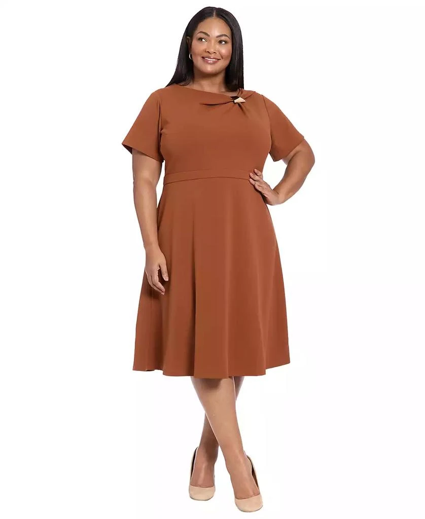 London Times Plus Size Fit and Flare Short Sleeve Dress 1