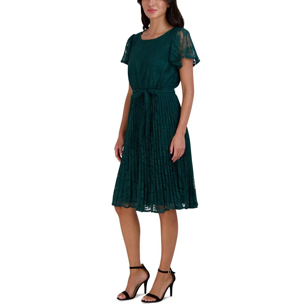 chinese dress ladies Amazon.com: Sandra Darren Women's 2 PC Sleevless Lace & Chiffon Jacket Dress  Dress, Taupe, 6 : Clothing, Shoes & Jewelry