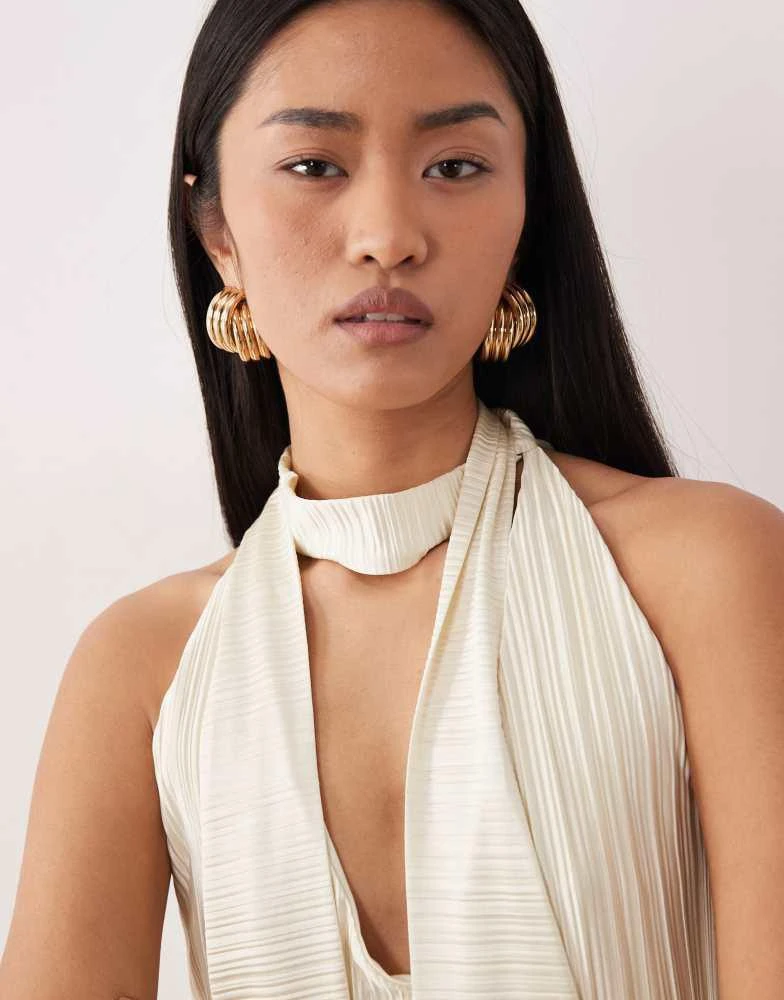 ASOS ASOS DESIGN super scoop scarf plisse asymmetric long line top co-ord in cream 4