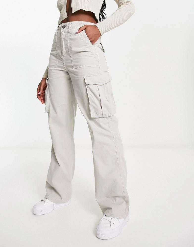 Bershka Bershka straight leg cargo trousers in grey 1