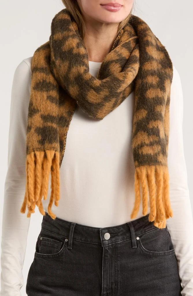 Kate Spade modern leopard yarn dyed scarf