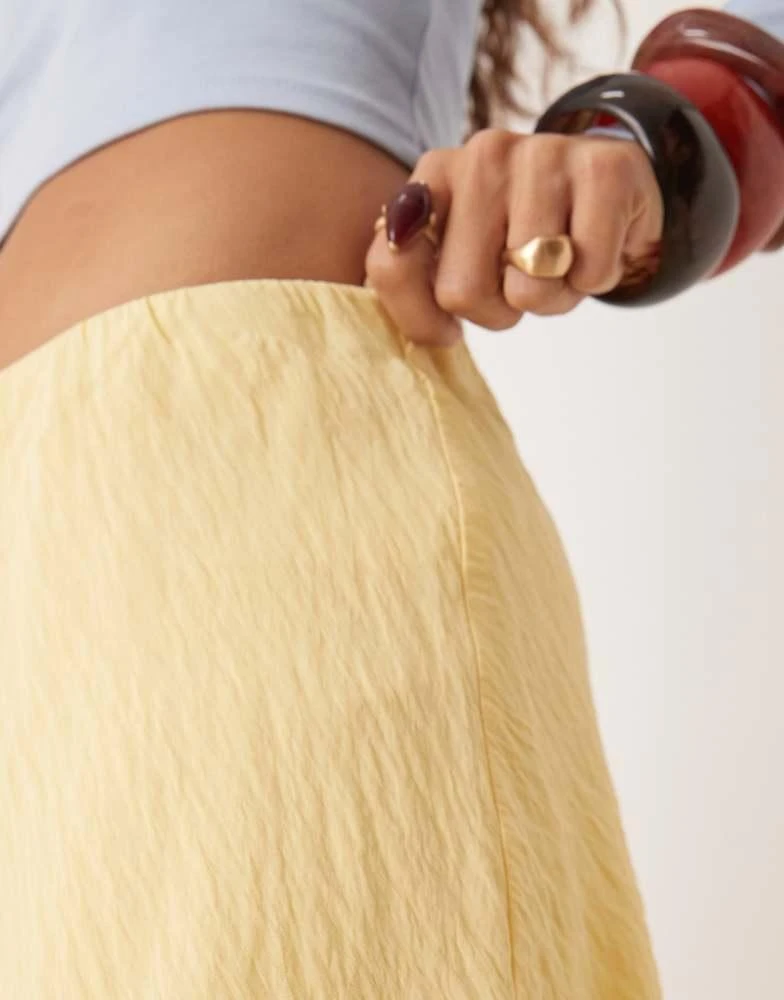 Abercrombie & Fitch Abercrombie & Fitch flippy mini skort in yellow 2