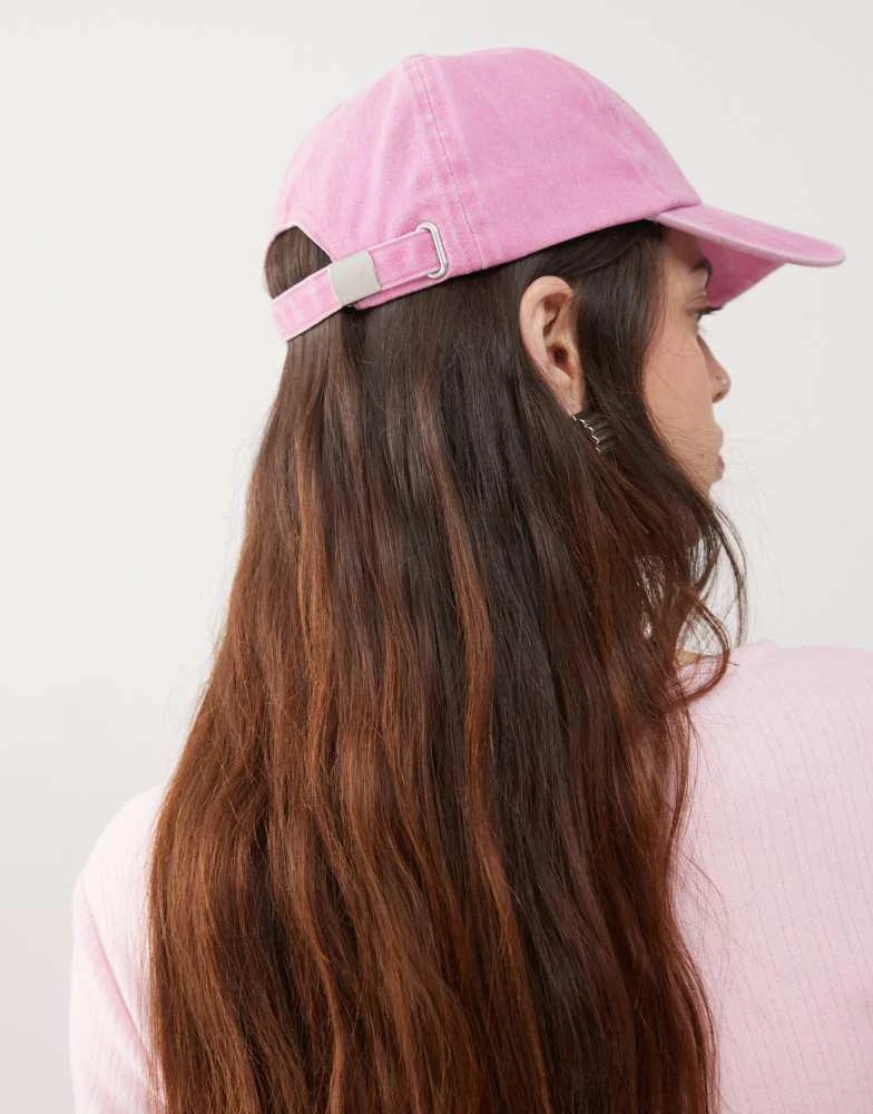 Reclaimed Vintage Reclaimed Vintage cap with logo in pink 2