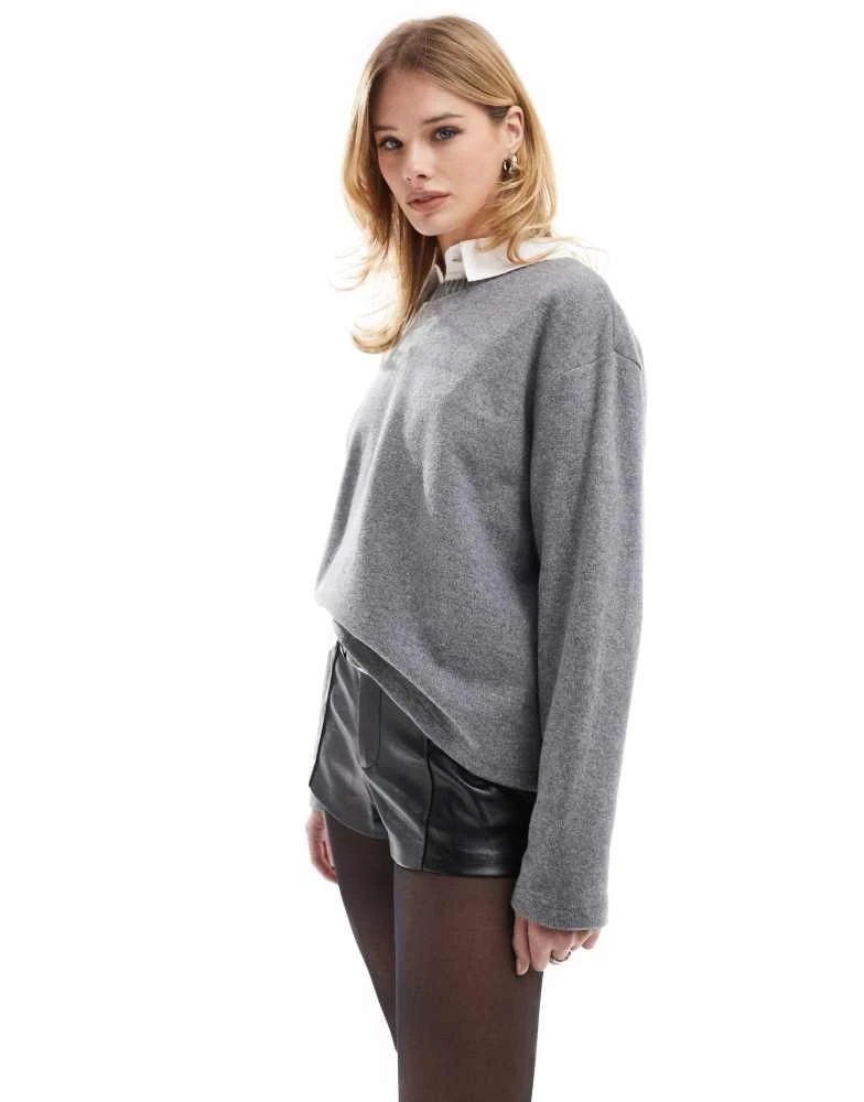 Stradivarius Stradivarius knit round neck t-shirt in dark grey 1