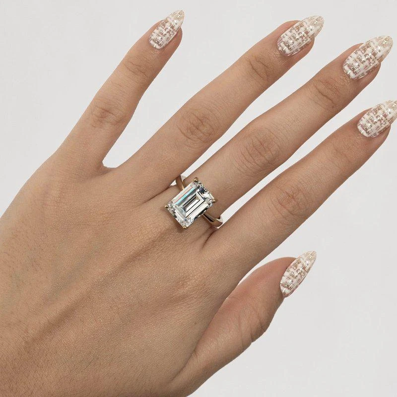 Diamonbliss Marilyn Monroe Solitaire Ring STONE SHAPE: OVAL/SIZE: 5 2