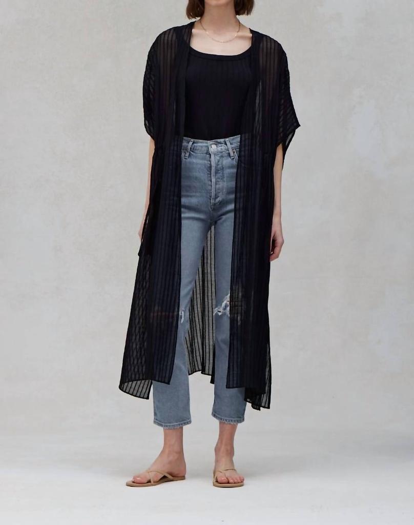 GRADE 
GATHER Grade 
Gather - Breezy Striped Cover-up