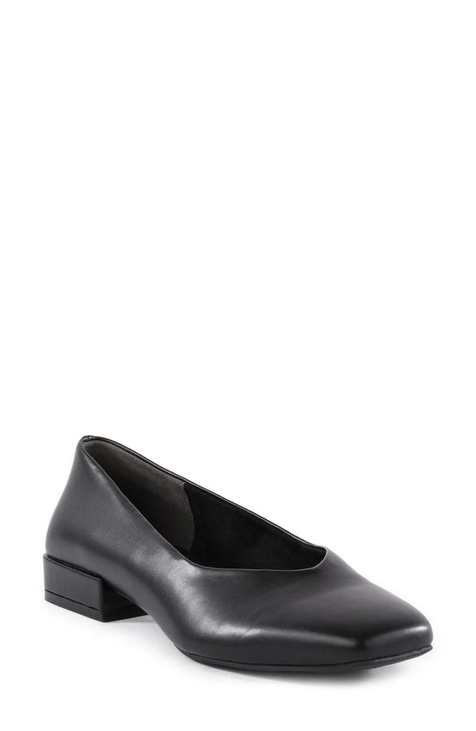 Seychelles Penny V Flat 1