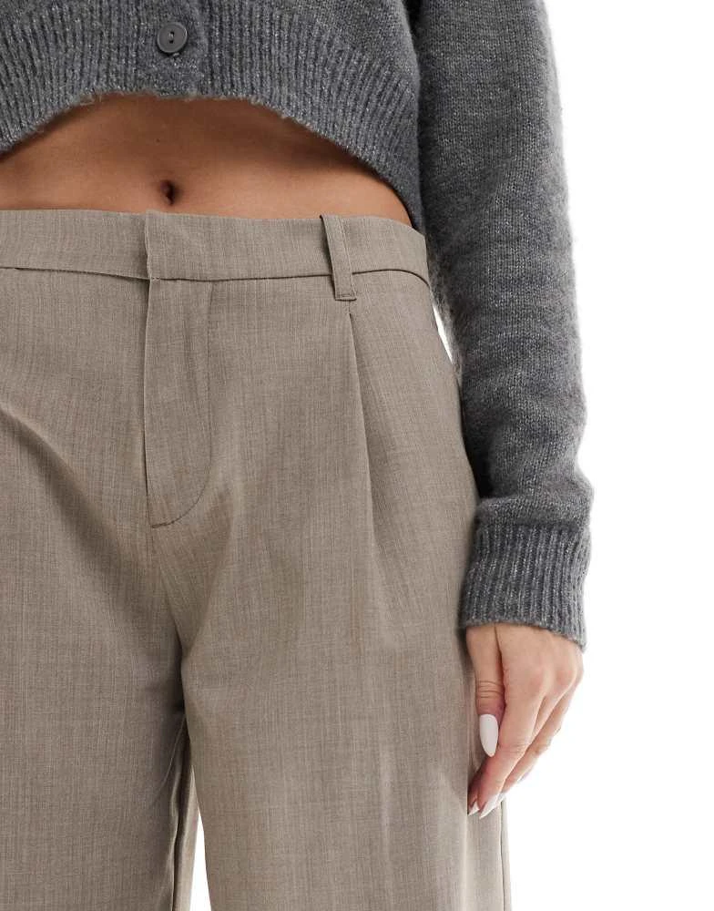 Bershka Bershka low rise wide leg tailored trousers in taupe 3