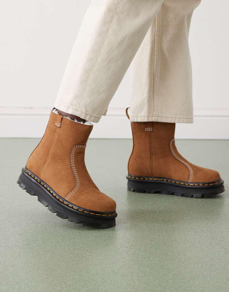 マーチン シャーラ ーペグ Dr Martens ZebZag shearling lined Rigger boot in brown – On Sale